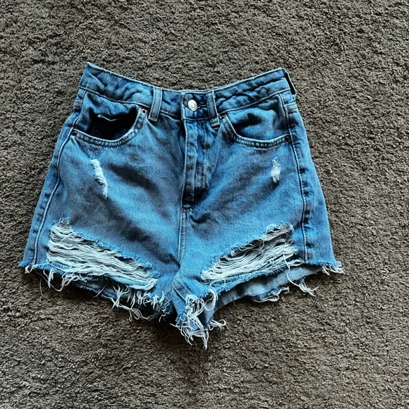 Topshop Distressed High Waisted Moto Mom Shorts - Picture 1 of 3